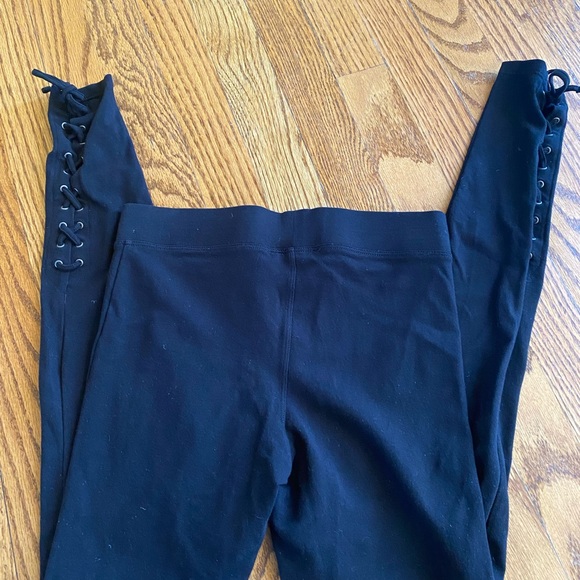 Never Worn Express Black Lace-Up Women's Pants - Picture 3 of 4